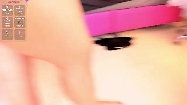 Layla arabelle online show from April 2026 08:57:01 PM