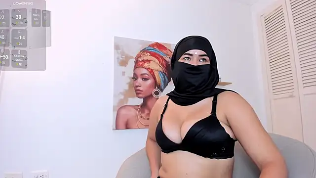 Layla arabelle online show from November 2025 08:23:02 PM