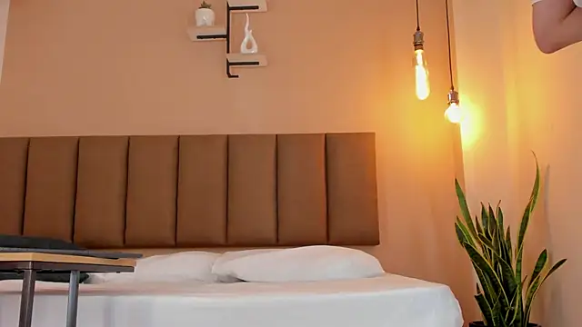 honeygray02 online show from November 2025 03:32:01 AM