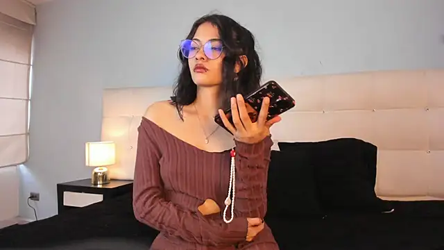 Snapshot of Moon__April chatting on November 2025 08:09:02 PM Moon April online show from November 2025 08:09:02 PM