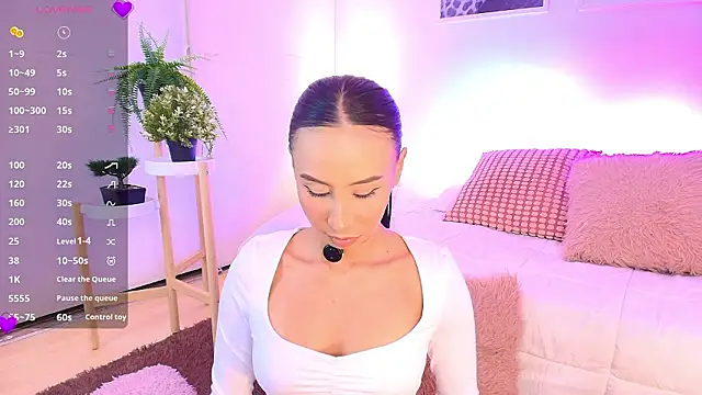 Valen ross  online show from March 2026 09:29:02 PM