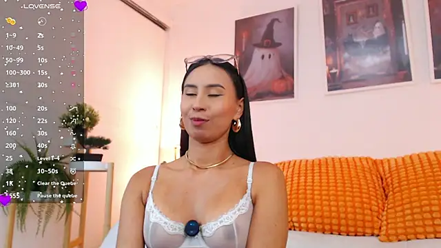 Valen ross  online show from November 2025 10:46:02 PM