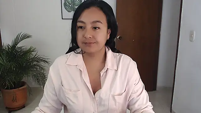 Snapshot of Themagicpotion chatting on June 2026 02:00:02 PM Themagicpotion online show from June 2026 02:00:02 PM