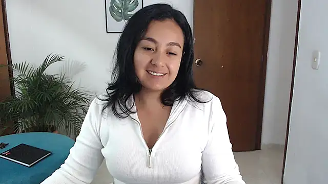 Snapshot of Themagicpotion chatting on May 2026 04:16:01 PM Themagicpotion online show from May 2026 04:16:01 PM