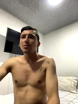 pareja curiosa19 online show from November 2025 11:32:02 PM