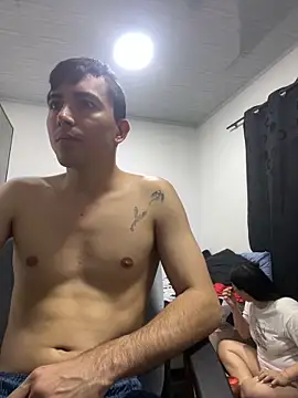 pareja curiosa19 online show from December 2025 12:05:01 AM