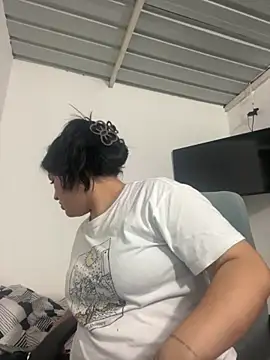 pareja curiosa19 online show from October 2025 12:19:02 AM