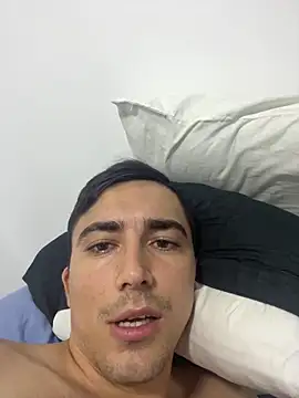 pareja curiosa19 online show from December 2025 01:32:02 AM