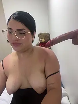 pareja curiosa19 online show from April 2026 01:42:02 AM