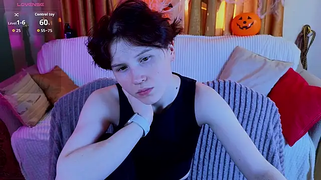 Snapshot of Tara_Lawson chatting on October 2025 11:09:01 AM Tara Lawson online show from October 2025 11:09:01 AM