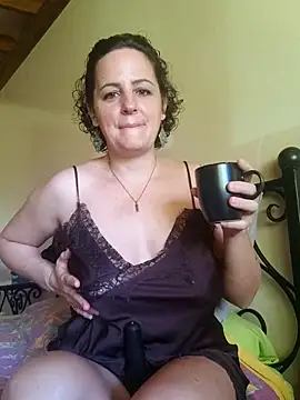 Snapshot of emiliemilf chatting on June 2026 08:36:01 PM emiliemilf online show from June 2026 08:36:01 PM