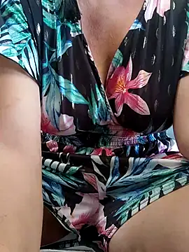 emiliemilf online show from November 2025 10:36:02 PM