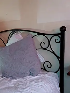 emiliemilf online show from March 2026 08:46:01 PM