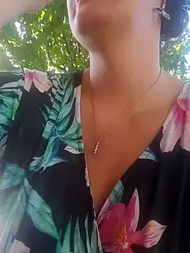 emiliemilf online show from April 2026 05:41:02 PM