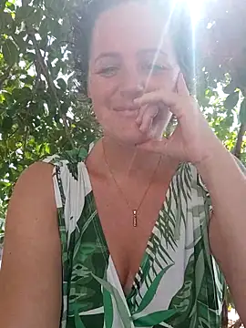 emiliemilf online show from April 2026 07:51:02 PM