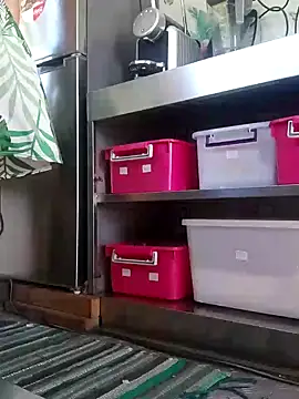 emiliemilf online show from March 2026 07:48:01 PM