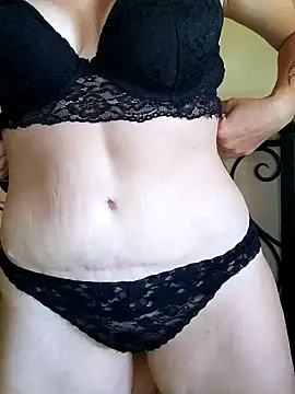 emiliemilf online show from February 2026 07:58:02 PM