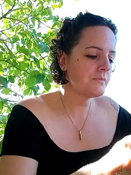 Snapshot of emiliemilf chatting on June 2026 07:20:01 PM emiliemilf online show from June 2026 07:20:01 PM