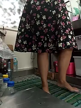 emiliemilf online show from March 2026 05:19:01 PM