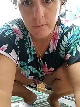 emiliemilf online show from March 2026 06:41:01 PM