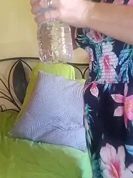 emiliemilf online show from February 2026 07:47:01 PM