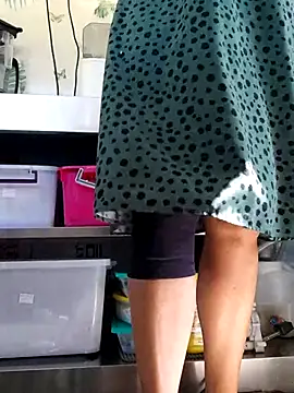 emiliemilf online show from March 2026 07:38:01 PM