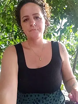 emiliemilf online show from April 2026 06:37:02 PM