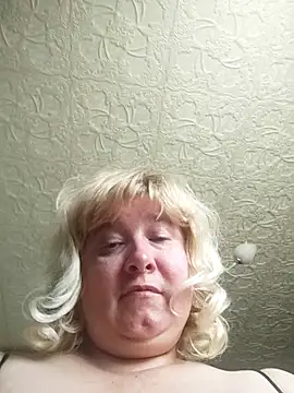 Snapshot of MerellinFicus chatting on June 2026 04:19:01 PM MerellinFicus online show from June 2026 04:19:01 PM
