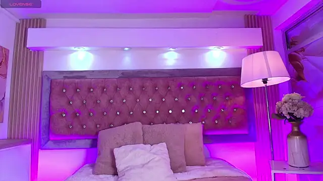 Andy Leex online show from April 2026 08:27:01 PM