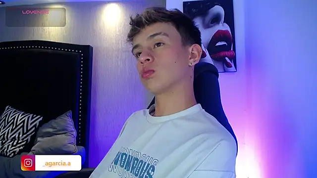 Snapshot of LiamWildx20 chatting on April 2026 05:25:01 AM LiamWildx20 online show from April 2026 05:25:01 AM