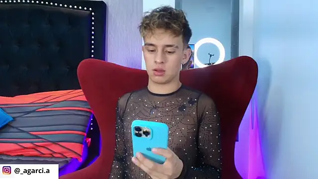 Snapshot of LiamWildx20 chatting on September 2025 12:17:02 AM LiamWildx20 online show from September 2025 12:17:02 AM