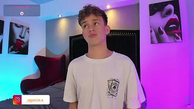 Snapshot of LiamWildx20 chatting on March 2026 04:12:01 AM LiamWildx20 online show from March 2026 04:12:01 AM