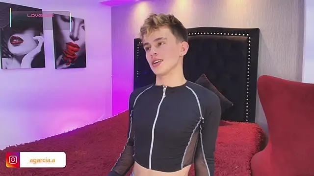 LiamWildx20 online show from December 2025 05:39:02 AM