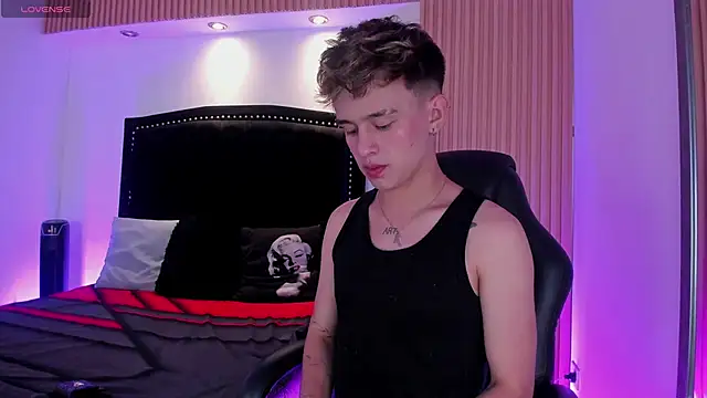 LiamWildx20 online show from April 2026 04:26:01 AM