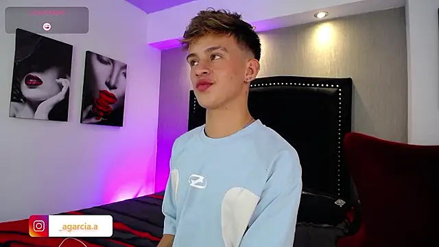 Snapshot of LiamWildx20 chatting on March 2026 05:00:01 AM LiamWildx20 online show from March 2026 05:00:01 AM