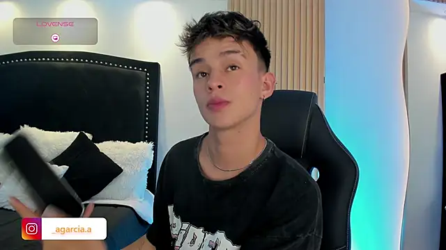 LiamWildx20 online show from May 2026 04:51:02 AM