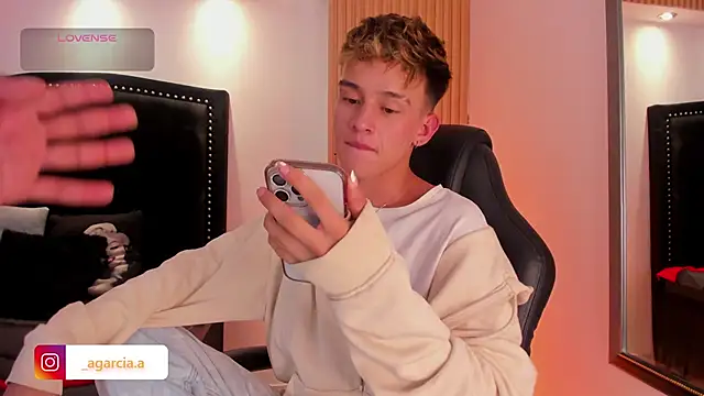 LiamWildx20 online show from April 2026 04:14:01 AM