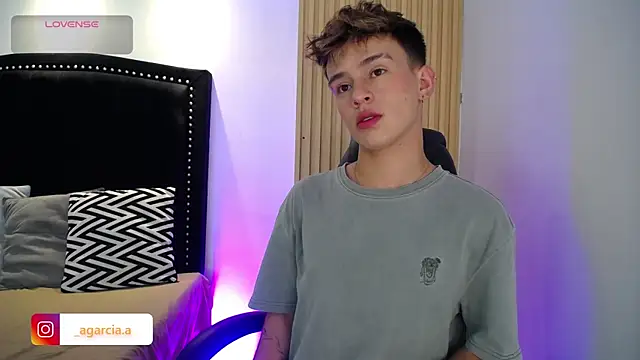 Snapshot of LiamWildx20 chatting on April 2026 04:35:01 AM LiamWildx20 online show from April 2026 04:35:01 AM