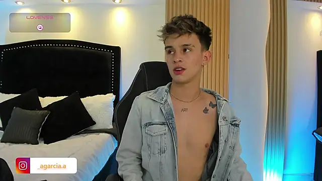 LiamWildx20 online show from May 2026 09:32:01 PM