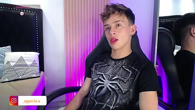 Snapshot of LiamWildx20 chatting on April 2026 04:40:01 AM LiamWildx20 online show from April 2026 04:40:01 AM