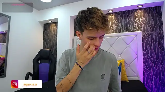 Snapshot of LiamWildx20 chatting on March 2026 05:02:02 AM LiamWildx20 online show from March 2026 05:02:02 AM