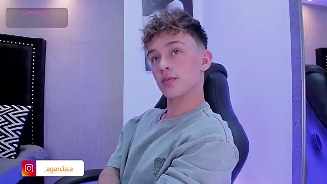 Snapshot of LiamWildx20 chatting on April 2026 04:14:02 AM LiamWildx20 online show from April 2026 04:14:02 AM