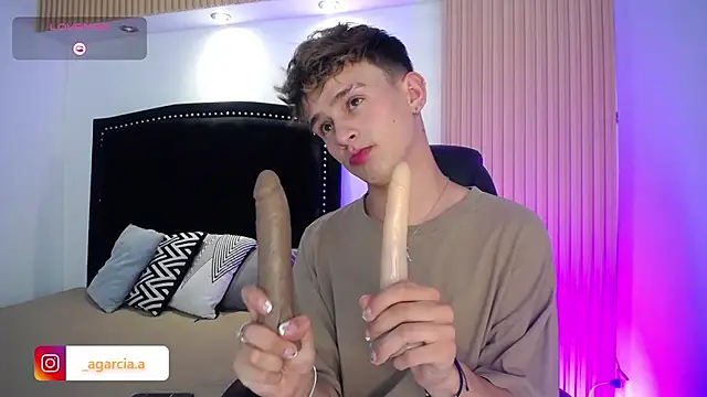 Snapshot of LiamWildx20 chatting on April 2026 04:39:01 AM LiamWildx20 online show from April 2026 04:39:01 AM