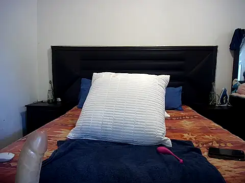 Snapshot of indianqueeny4u chatting on December 2025 04:47:01 AM indianqueeny4u online show from December 2025 04:47:01 AM