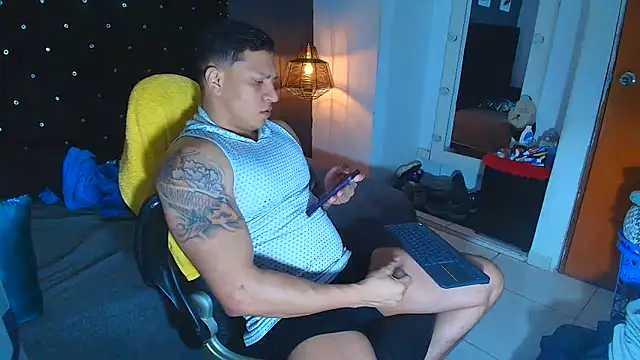 ethan dalton  online show from November 2025 03:29:03 AM