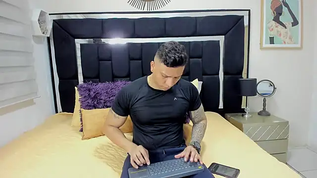 ethan dalton  online show from May 2026 03:32:01 AM
