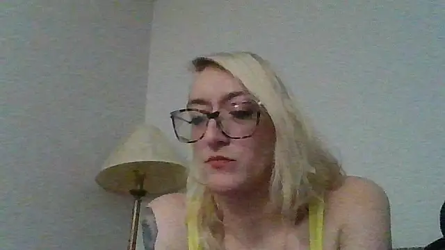 Kittaekatt online show from February 2026 03:57:02 AM