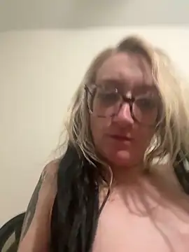 Kittaekatt online show from February 2026 12:40:02 PM