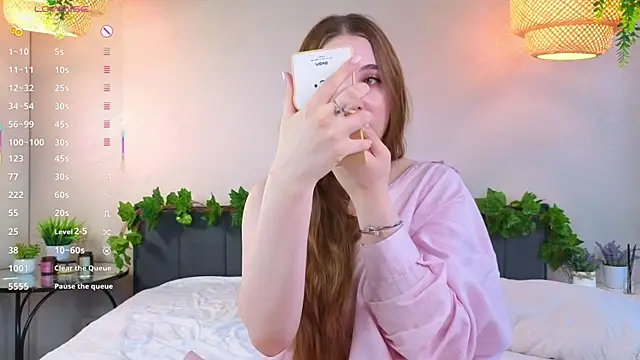 Snapshot of ConstanceHelms chatting on October 2025 05:19:02 AM ConstanceHelms online show from October 2025 05:19:02 AM