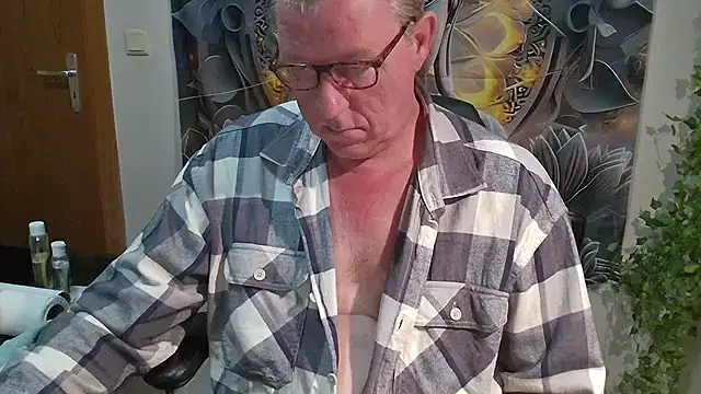 JamesBauer online show from November 2025 04:38:02 AM